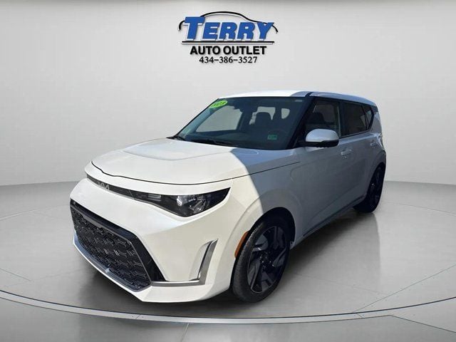 Pre-Owned 2023 Kia Soul GT-Line - photo - 2