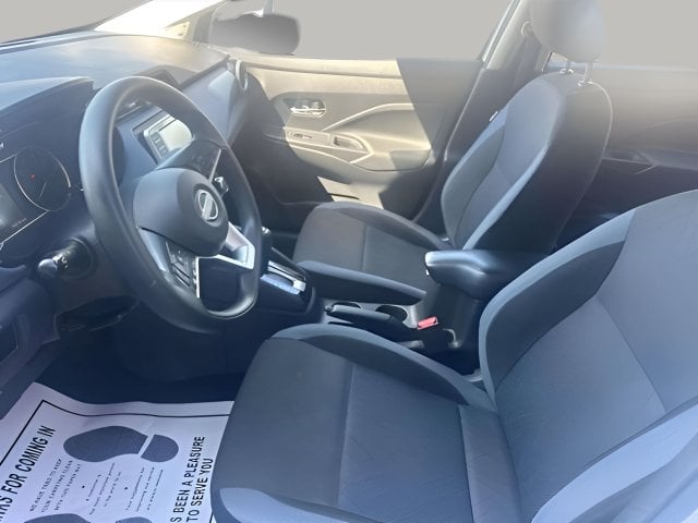 Pre-Owned 2023 Nissan Versa 1.6 SV - photo - 10
