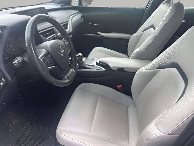 Pre-Owned 2019 Lexus UX 250h Base - photo - 18