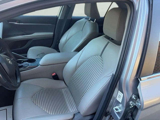 Pre-Owned 2022 Toyota Camry SE - photo - 6