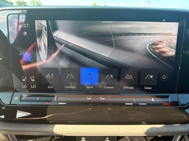 Pre-Owned 2025 Volkswagen Atlas 2.0T Peak Edition - photo - 21