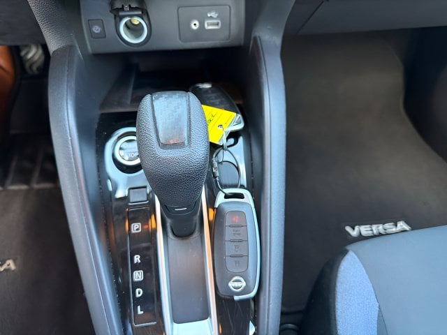 Pre-Owned 2023 Nissan Versa 1.6 SV - photo - 12
