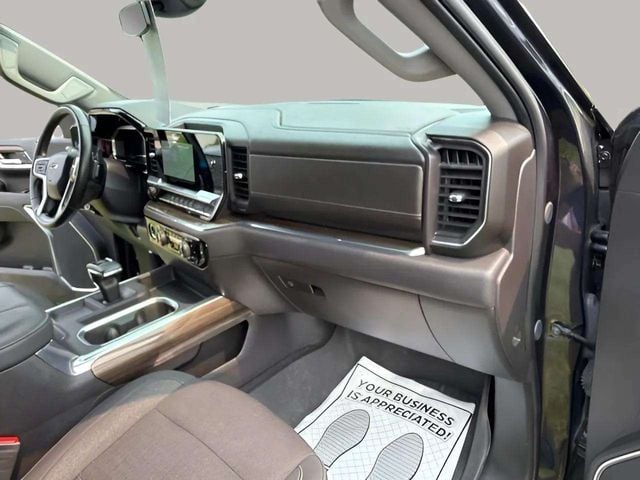 Pre-Owned 2024 Chevrolet Silverado 1500 LT Trail Boss - photo - 28