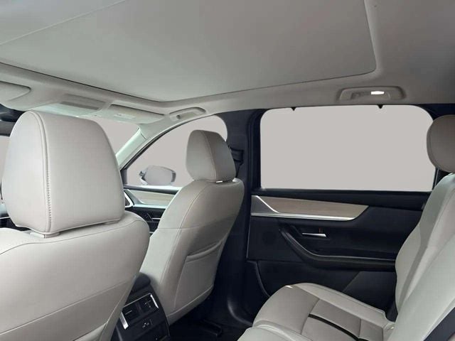 Pre-Owned 2025 Mazda CX-90 3.3 Turbo Premium - photo - 32