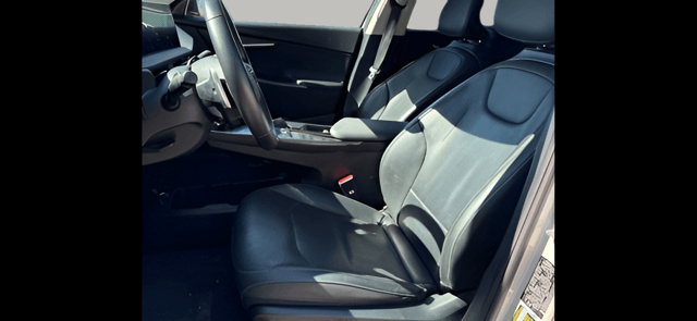 Pre-Owned 2022 Kia EV6 Wind - photo - 6