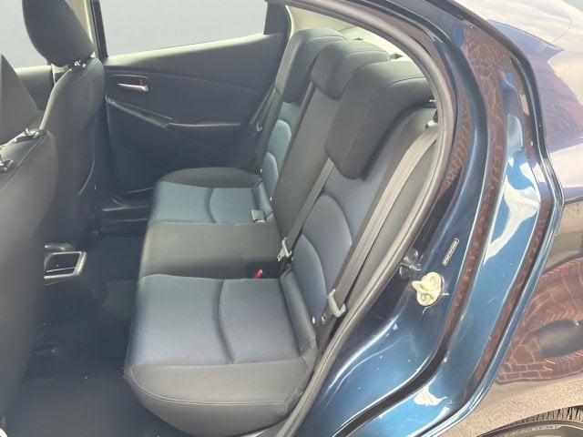 Pre-Owned 2018 Toyota Yaris iA Base - photo - 5