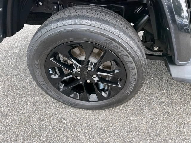 Pre-Owned 2022 Jeep Gladiator Overland - photo - 29