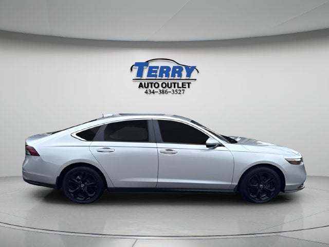 Pre-Owned 2025 Honda Accord LX - photo - 0