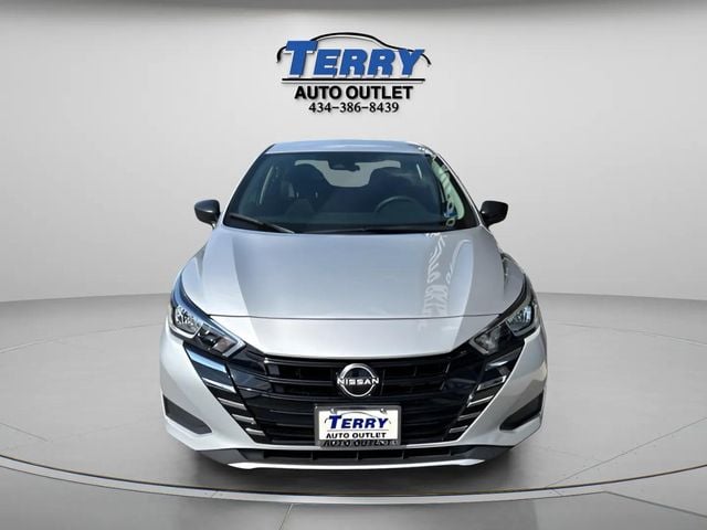 Pre-Owned 2024 Nissan Versa 1.6 S - photo - 2