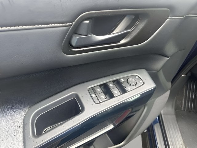 Pre-Owned 2024 Nissan Pathfinder SV - photo - 14