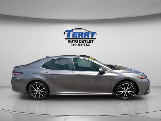 Pre-Owned 2024 Toyota Camry SE - photo - 0