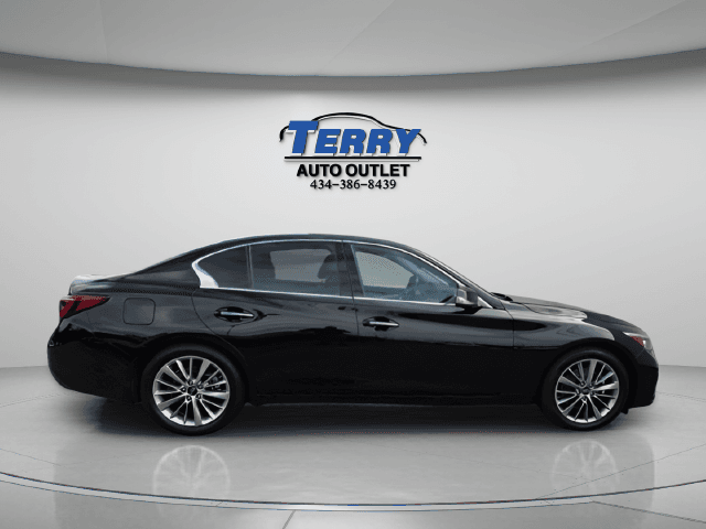 Pre-Owned 2023 INFINITI Q50 LUXE - photo - 0