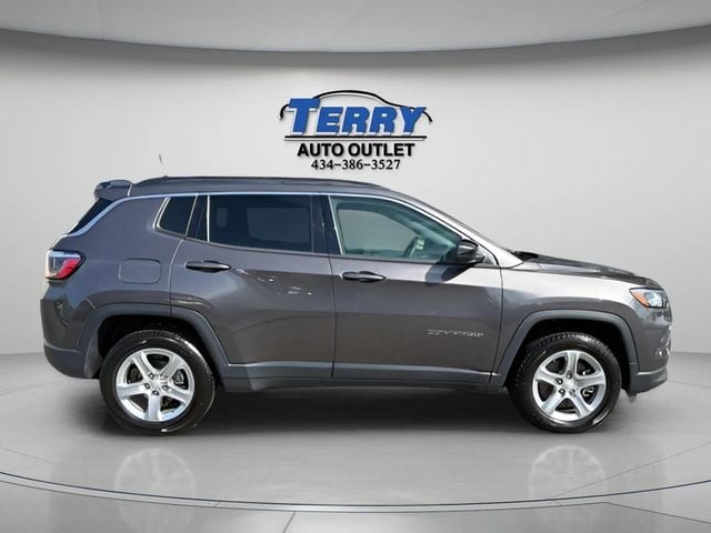Pre-Owned 2024 Jeep Compass Latitude - photo - 0