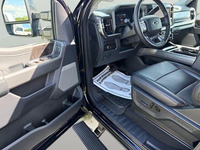 Pre-Owned 2025 Ford F-350SD Lariat - photo - 5