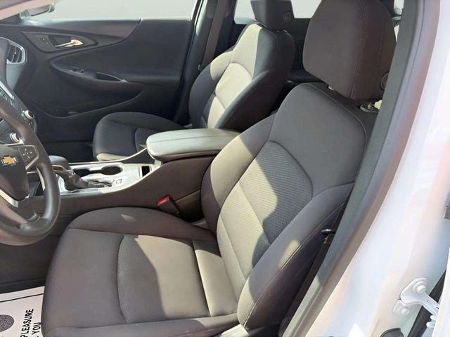 Pre-Owned 2023 Chevrolet Malibu LT - photo - 10