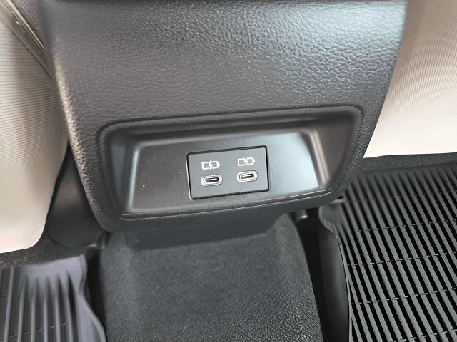 Pre-Owned 2025 Toyota Corolla LE - photo - 15