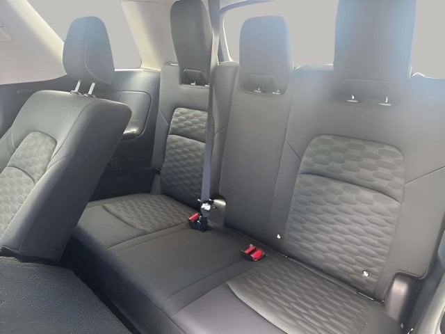 Pre-Owned 2024 Nissan Pathfinder SV - photo - 11