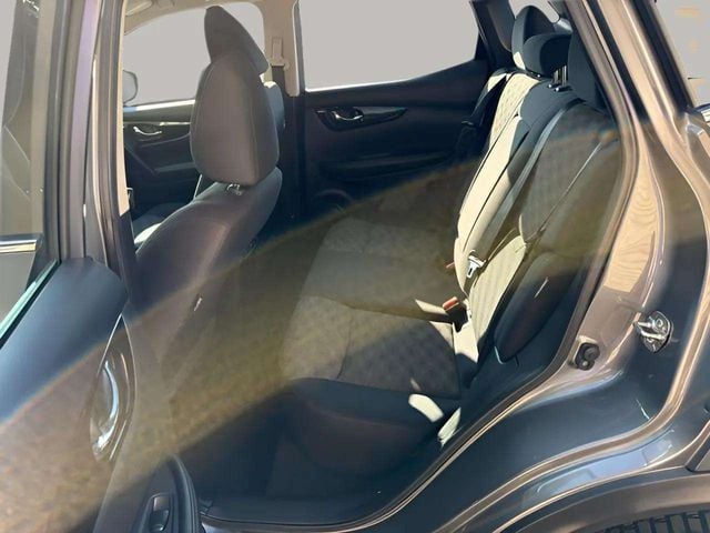 Pre-Owned 2021 Nissan Rogue Sport SV - photo - 6