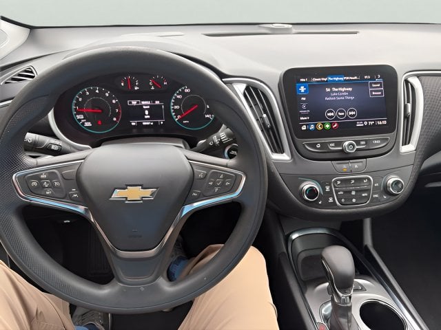 Pre-Owned 2024 Chevrolet Malibu LT - photo - 9