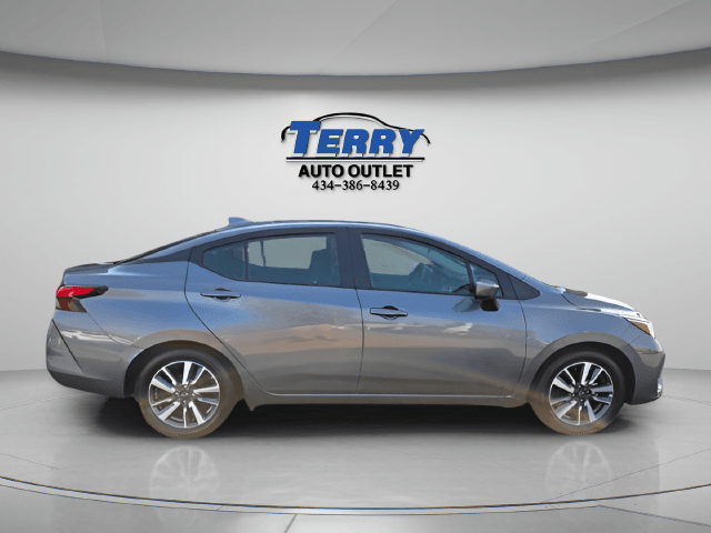Pre-Owned 2023 Nissan Versa 1.6 SV - photo - 0