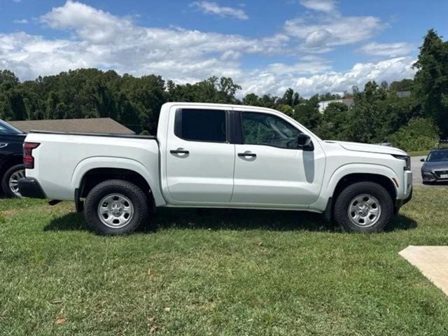 Pre-Owned 2022 Nissan Frontier S - photo - 3