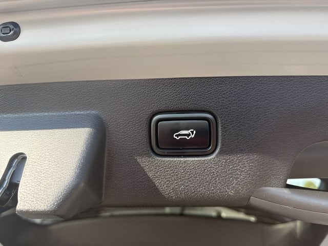 Pre-Owned 2023 Kia Sportage X-Line - photo - 24