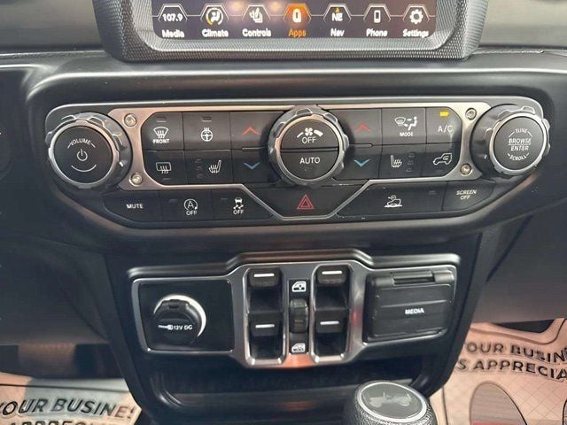 Pre-Owned 2022 Jeep Wrangler Unlimited Sahara - photo - 11