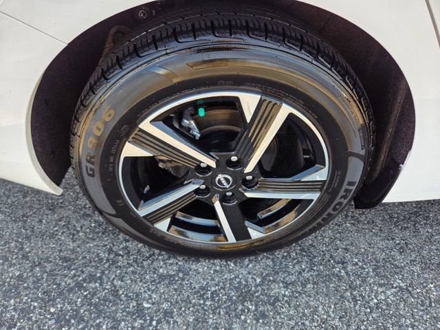 Pre-Owned 2024 Nissan Sentra SV - photo - 14