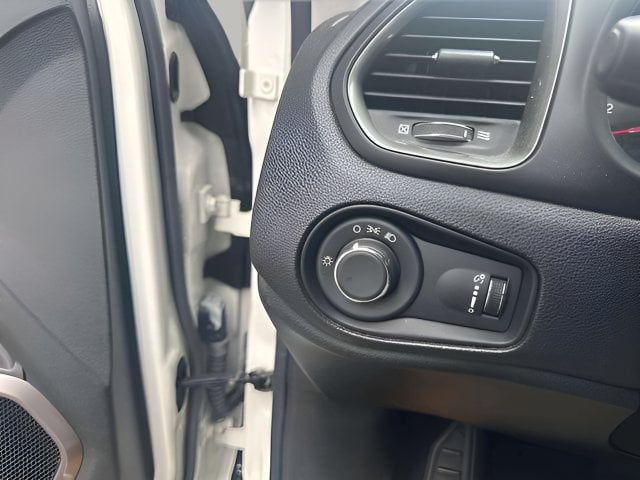 Pre-Owned 2023 Jeep Renegade Latitude - photo - 4
