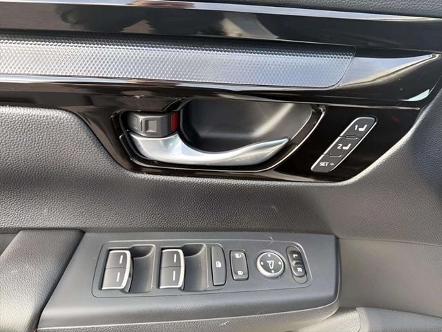 Pre-Owned 2025 Honda CR-V Hybrid Sport Touring - photo - 4