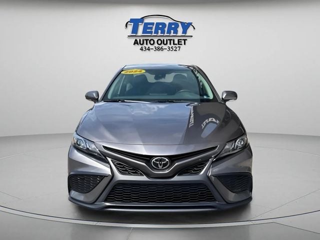 Pre-Owned 2024 Toyota Camry SE - photo - 2
