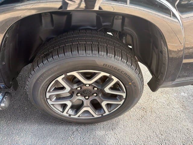 Pre-Owned 2025 Ram 1500 Laramie - photo - 19
