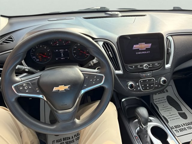Pre-Owned 2023 Chevrolet Malibu LT - photo - 9