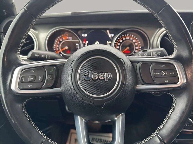Pre-Owned 2022 Jeep Wrangler Unlimited Sahara - photo - 5