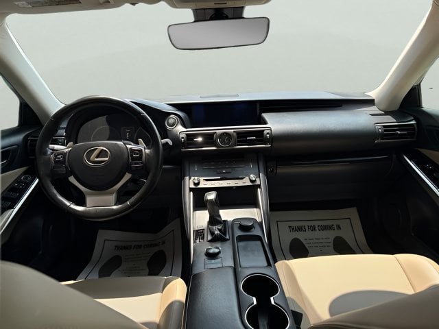 Pre-Owned 2020 Lexus IS 300 - photo - 6