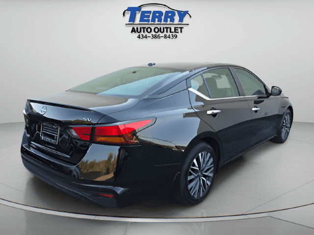 Pre-Owned 2024 Nissan Altima 2.5 SV - photo - 3