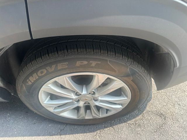 Pre-Owned 2023 Chevrolet TrailBlazer LS - photo - 17