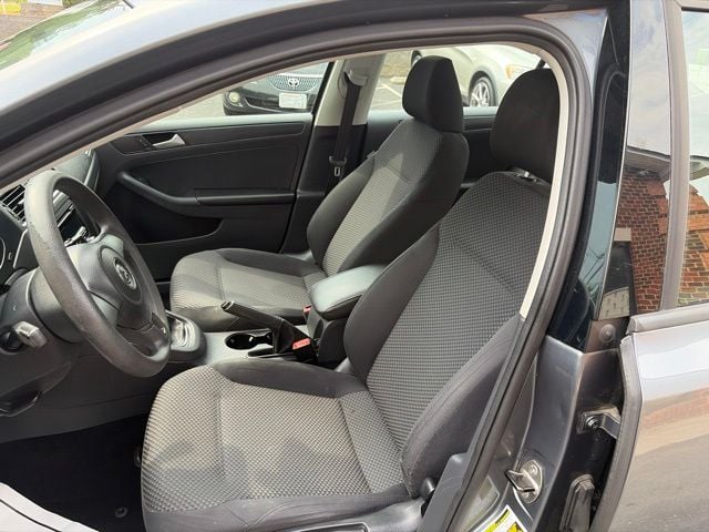 Pre-Owned 2014 Volkswagen Jetta 2.0L S - photo - 6