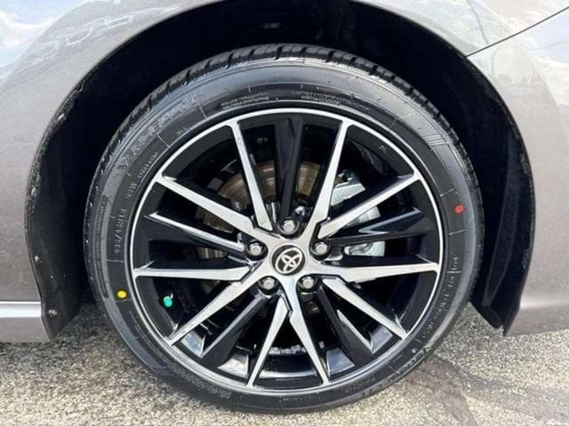 Pre-Owned 2024 Toyota Camry SE - photo - 9