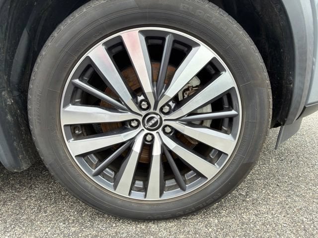 Pre-Owned 2022 Nissan Pathfinder Platinum - photo - 26