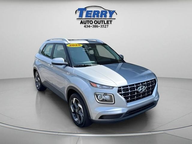 Pre-Owned 2025 Hyundai Venue SEL - photo - 1