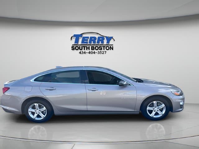 Pre-Owned 2024 Chevrolet Malibu LT - photo - 0