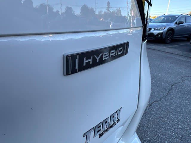 Pre-Owned 2026 Subaru Forester Premium Hybrid - photo - 9