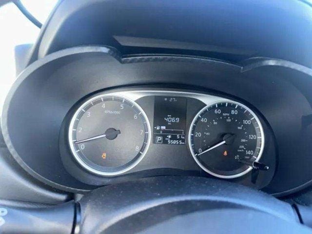 Pre-Owned 2024 Nissan Versa 1.6 S - photo - 11