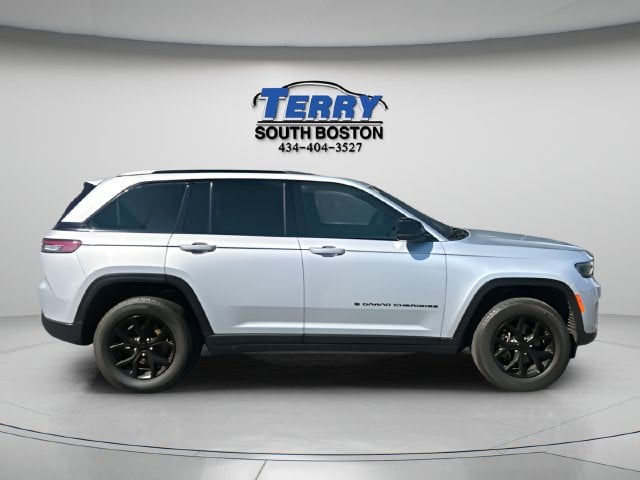 Pre-Owned 2025 Jeep Grand Cherokee Altitude - photo - 0