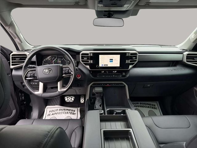 Pre-Owned 2023 Toyota Tundra SR5 - photo - 3