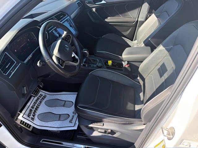 Pre-Owned 2022 Volkswagen Tiguan 2.0T SEL R-Line - photo - 4