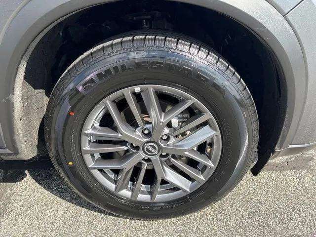 Pre-Owned 2024 Nissan Rogue S - photo - 12