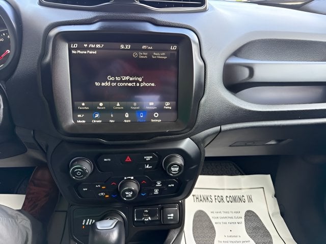 Pre-Owned 2023 Jeep Renegade Latitude - photo - 12