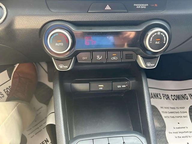 Pre-Owned 2023 Kia Rio S - photo - 9